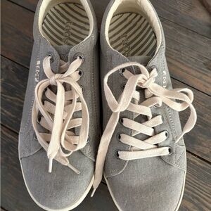 Taos Footwear Gray Canvas Sneakers
